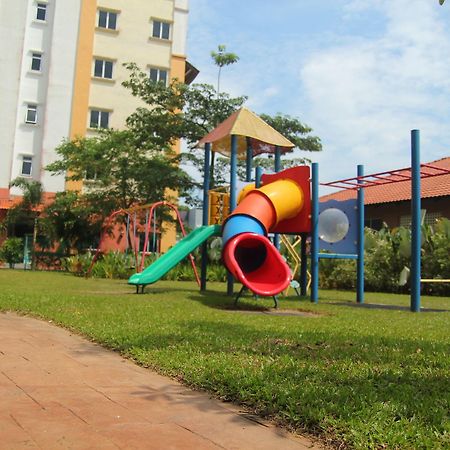 Suria Service Apartment-Hotel Bukit Merah Exterior photo