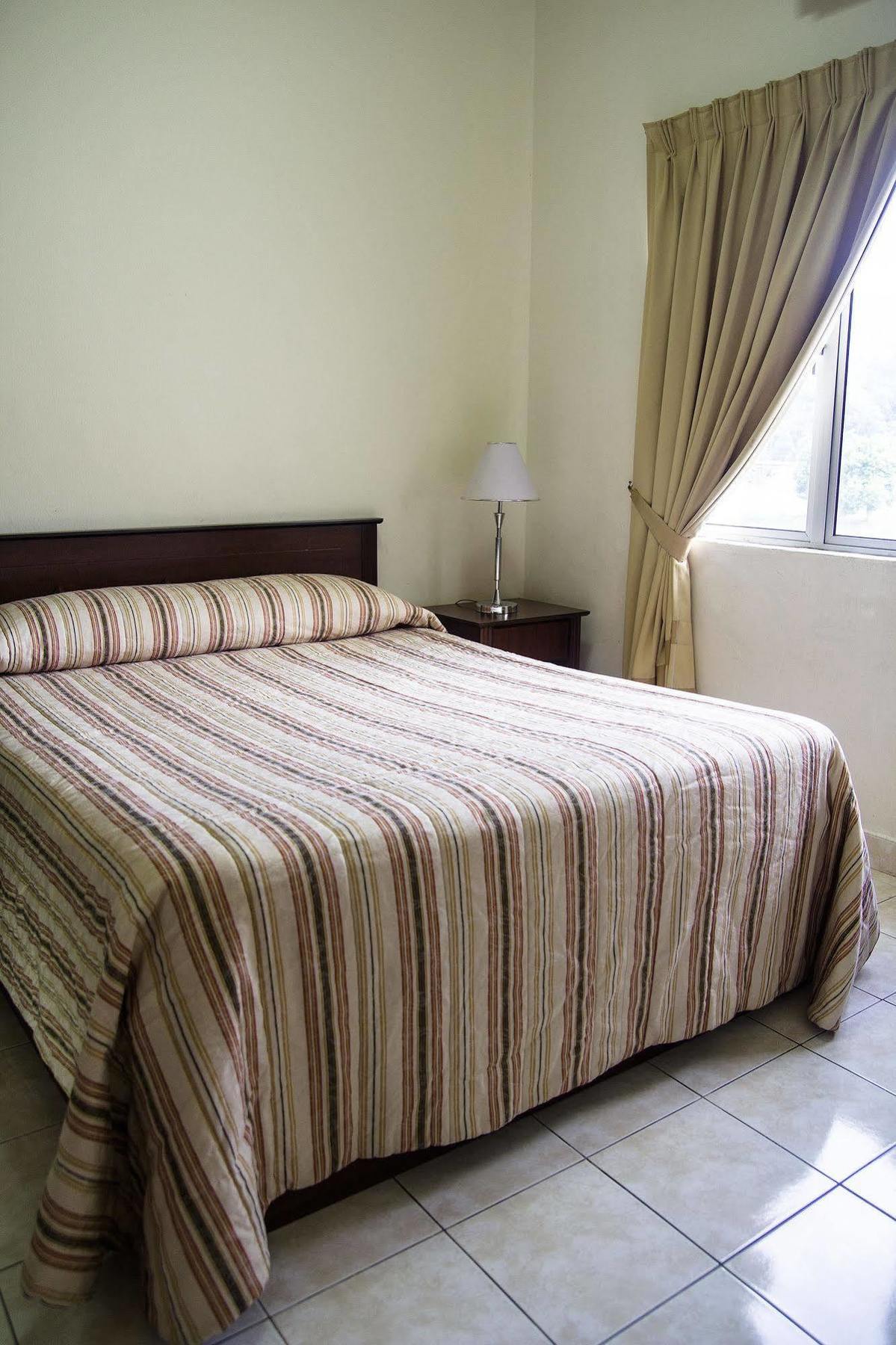 Suria Service Apartment-Hotel Bukit Merah Exterior photo